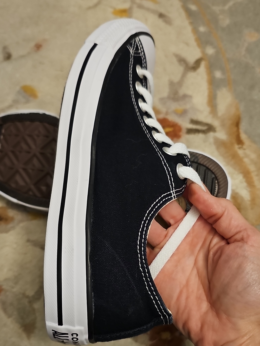 Converse Black Canvas Low-Top Sneakers M10 W12 - Picture 6 of 8
